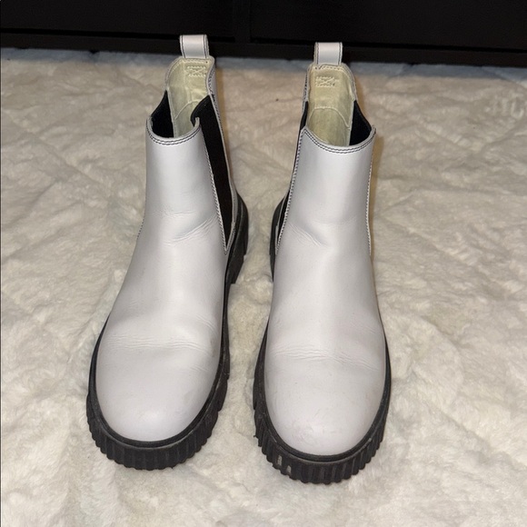 Timberland Women’s Grayfield Chelsea Boot - Picture 1 of 4